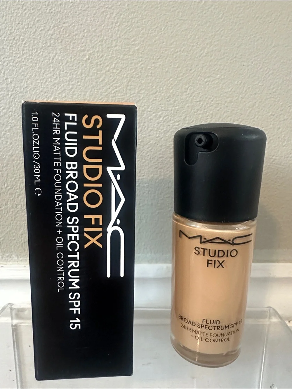 MAC Cosmetics Studio Fix Fluid Foundation - Warm Beige/Tan NC 37